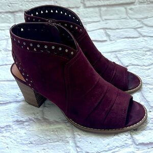 Maroon peep toe shoes